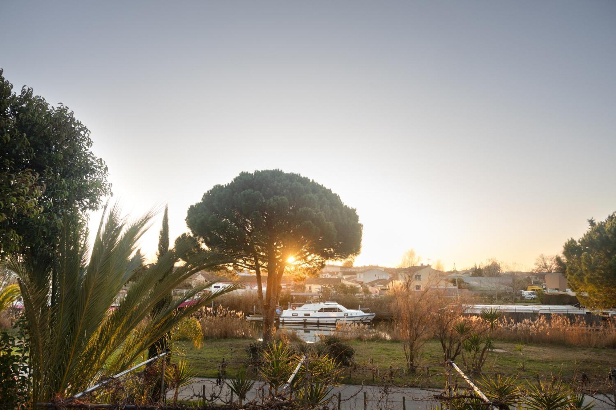 Les Jardins Du Canal Piscine Chauffee Aigues-Mortes Kültér fotó