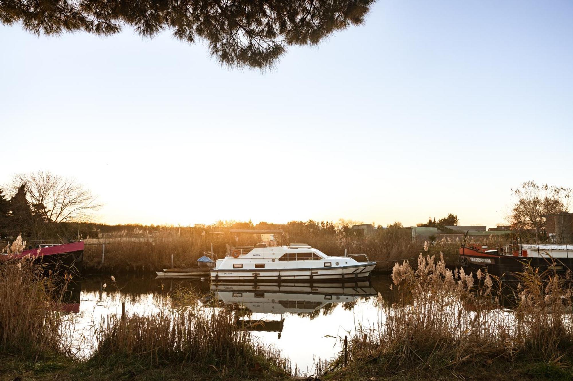 Les Jardins Du Canal Piscine Chauffee Aigues-Mortes Kültér fotó