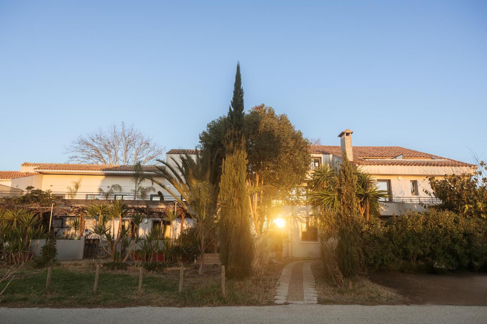 Les Jardins Du Canal Piscine Chauffee Aigues-Mortes Kültér fotó